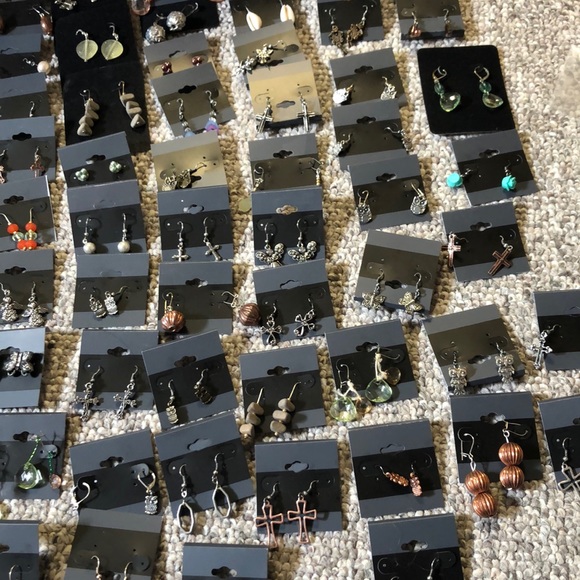 Bulk Lot 84 pair Earrings on cards - Picture 4 of 4